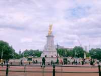 A Visit to Buckingham Palace: A Royal Experience