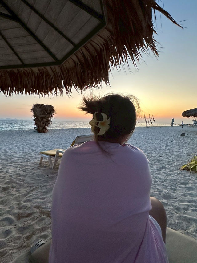 ที่พักหลีเป๊ะ ติดหาดที่สวยอันดับ 6 ของโลก✨🏝
