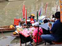 ตลาดน้ำอัมพวา ตลาดสำหรับครอบครัว