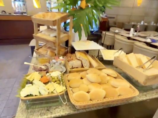 A Slice Of Luxury at Apo View Hotel