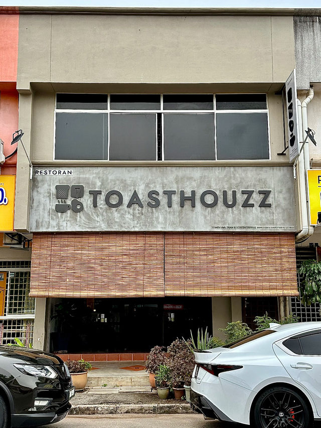 Toasthouzz— modernised Malaysian breakfast 