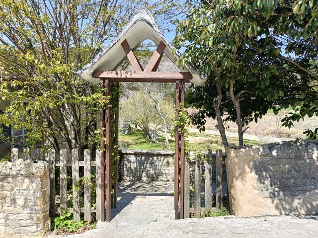 京都-亀岡の山奥に人知れず佇む英国の街並み-英国村-