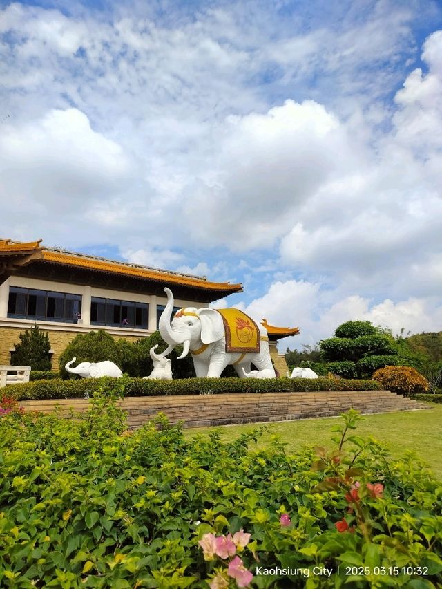 พุทธอุทยาน Fo Guang Shan พระนั่งองค์ใหญ่