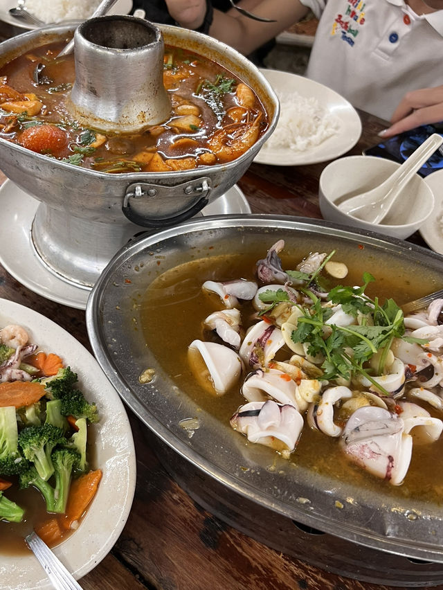 Khun Thai: An authentic seafood feast!🦞