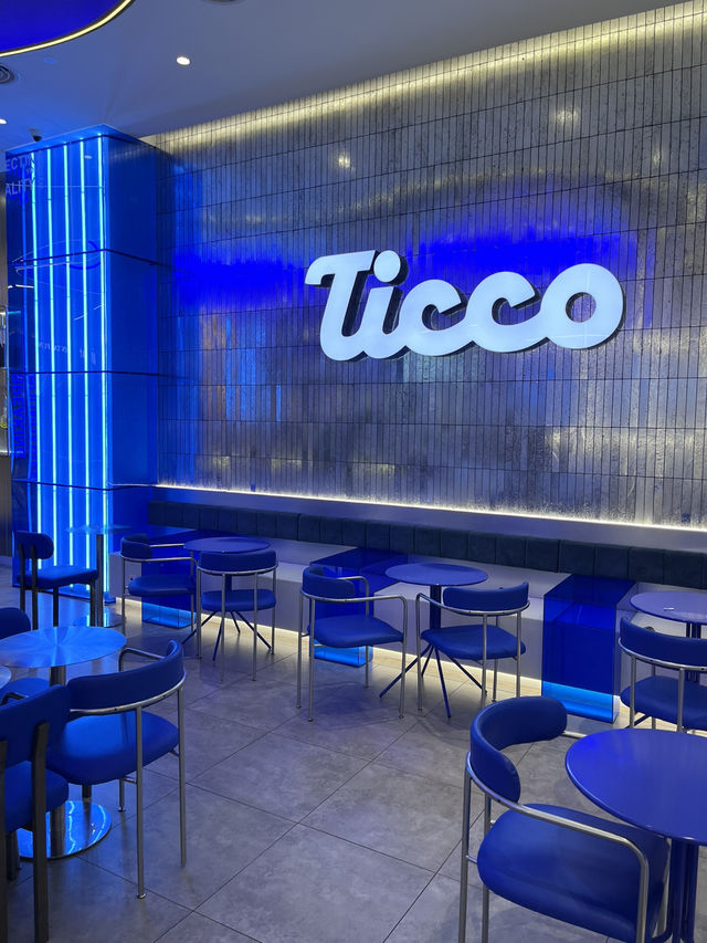 Chillin' in Blue: Sippin' Hazelnut Vibes at Ticco
