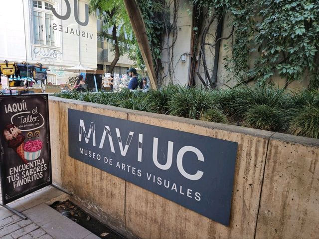 해외여행 칠레 안티아고의 소형 미술관 Museo de Artes Visuales MAVI UC