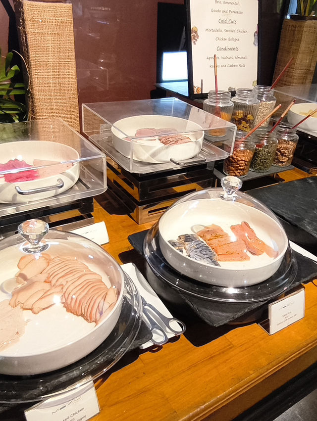 曼谷| 早餐美到讓人想再住一次！曼谷蓮花大飯店 Lebua at State Tower 的夢幻早餐自助吧