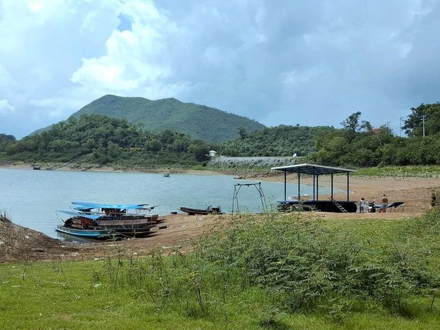 ชายหาดแก่งกระจาน