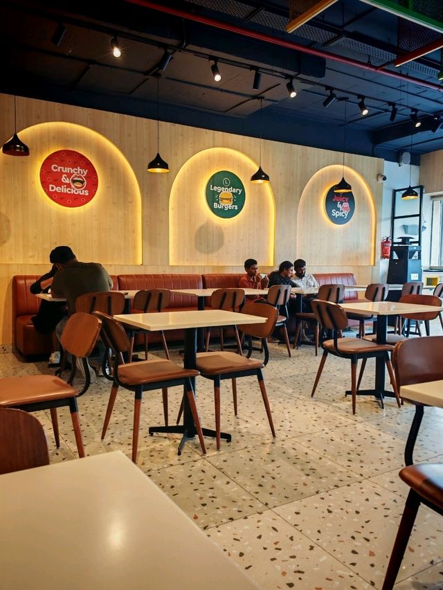 Biting into Bold Flavors at Leon’s Burger & Wings