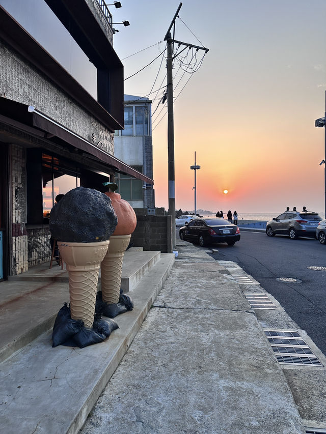 🍊 Hugely Café Jeju – A Sweet Slice of Coastal Bliss