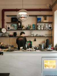 Xe Chỉ is a must-visit for those seeking a refined dining experience in Hanoi,