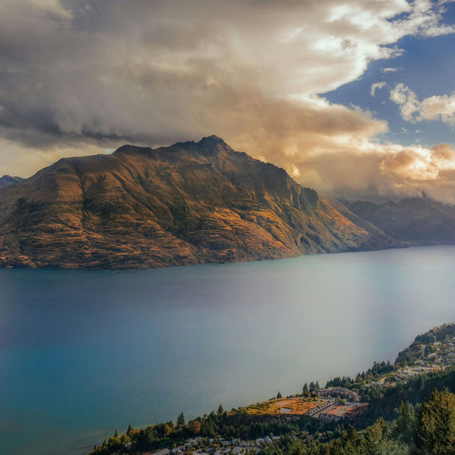 Spring in Queenstown: Lakes, Peaks & Adventure