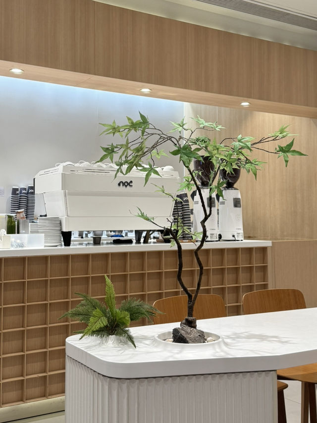 【香港】 鬧市中的優雅：荃灣廣場NOC的咖啡綠州