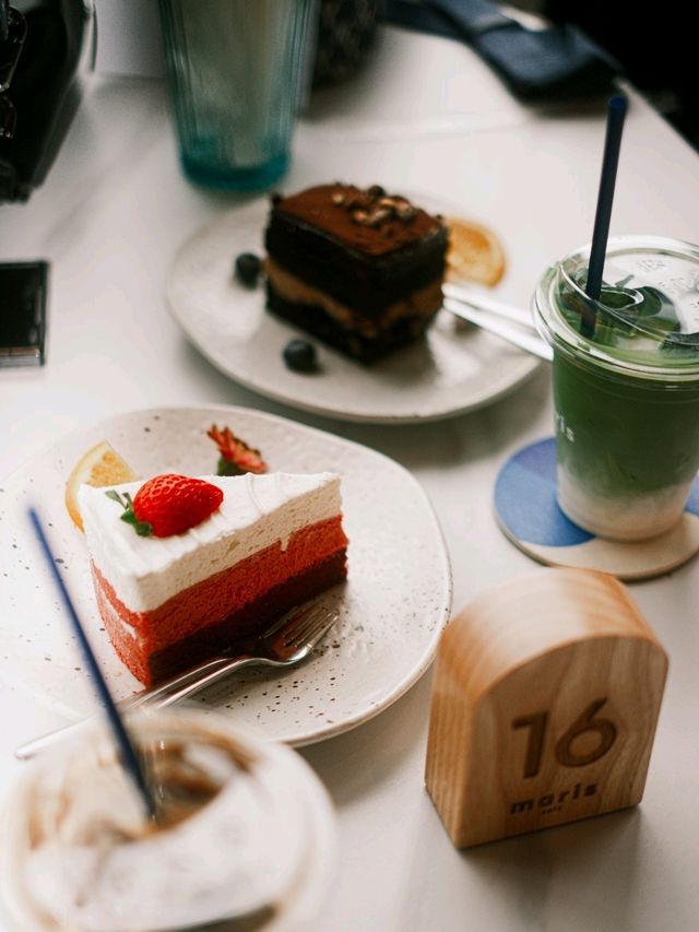 ☕️ Maris Cafe Bangsaray — คาเฟ่วิวทะเลสุดชิล
