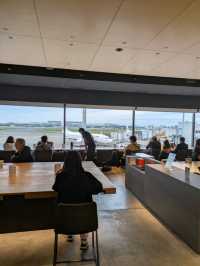 羽田空港のPOWER LOUNGEでまったりタイム✈️☕