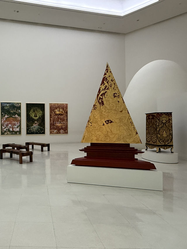 Floor After Floor Of Incredible Art At MOCA Bangkok - You Have To See This!