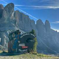 🏔️ *Dolomites Adventure: Where Alpine Majesty Meets Italian Dolce Vita* 🌿🍝