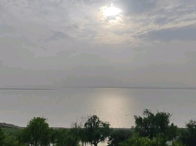 洞庭湖畔的岳陽樓