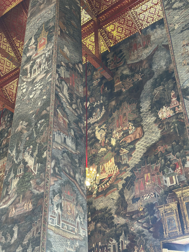 The Grandeur of Wat Suthat