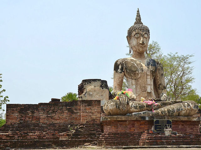 タイの歴史を感じる旅へ出かけよう！新たな発見と感動がここに