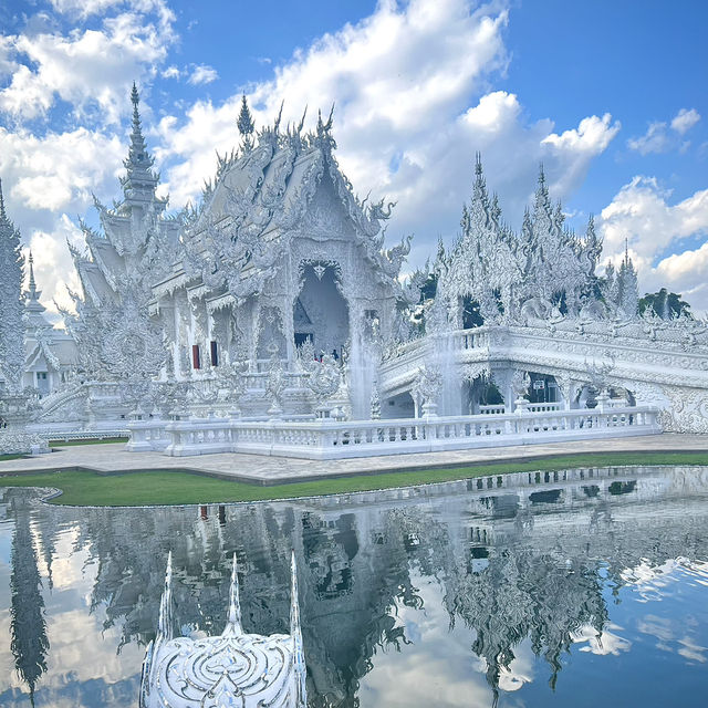 White Temple of Chiang Rai – A Vision in Mirror and Light