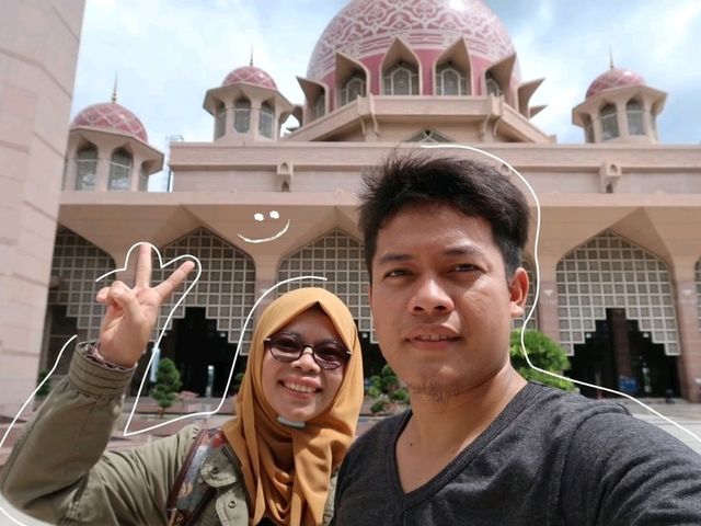มัสยิดปุตรา (PUTRA MOSQE)