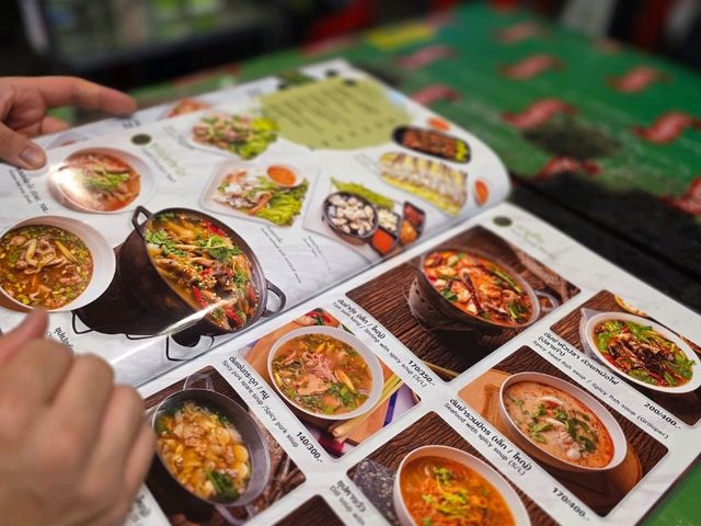 Laab Ubon Kontrakran – Bangkok’s Spicy Hidden Spot Loved by Locals! 