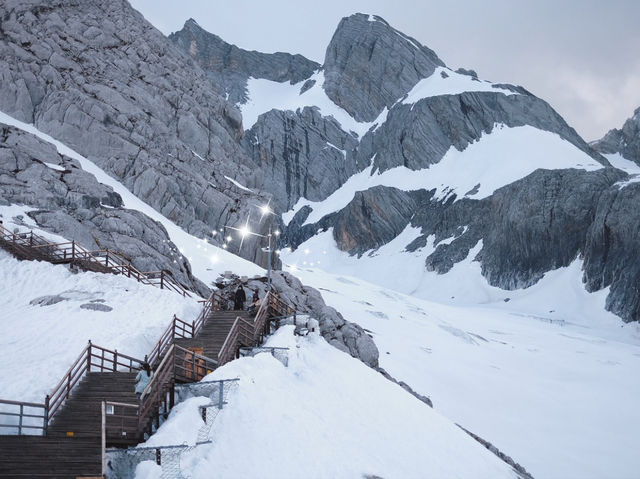  Jade Dragon Snow Mountain