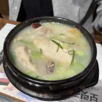 평일에도 웨이팅해야하는 누룽지삼계탕 맛집 누룩골