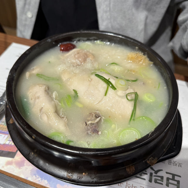 평일에도 웨이팅해야하는 누룽지삼계탕 맛집 누룩골