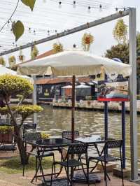 Ban Kheng Cafe: Riverside Reflections & Comfort Bites