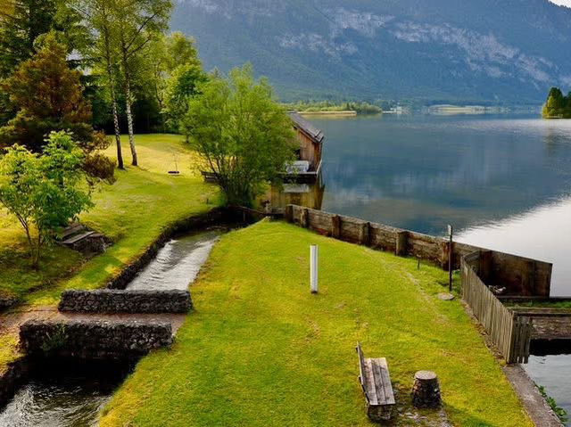 ： 🏞️ 湖と山に抱かれた、世界で最も美しい村——ハルシュタットで心癒される旅を。✨🇦🇹