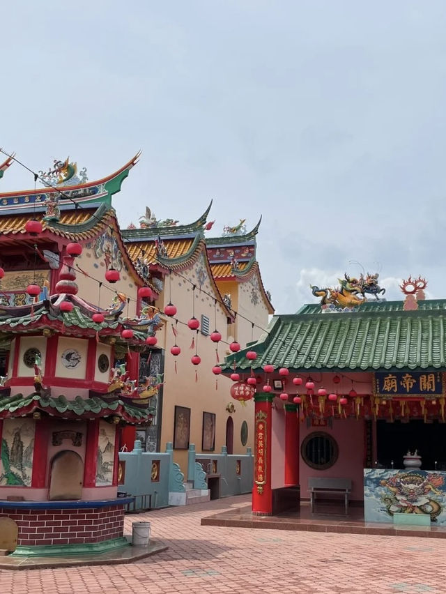 A Vibrant Spiritual Journey – My Visit to the Desaru Eight Temple Village