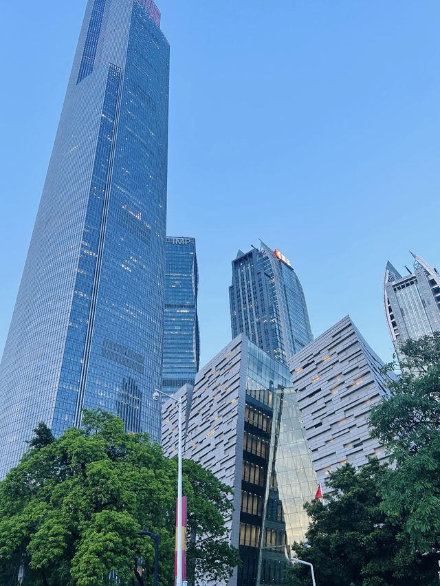 Guangzhou Library – The City’s Grand “Book Mountain”  