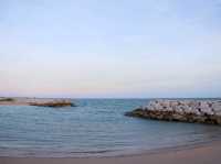 หาดแหลมเจริญ
