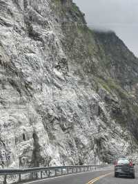 最新｜太魯閣「全面封步道」⛔️只能路邊拍照？交通管制＋時間表一次看！