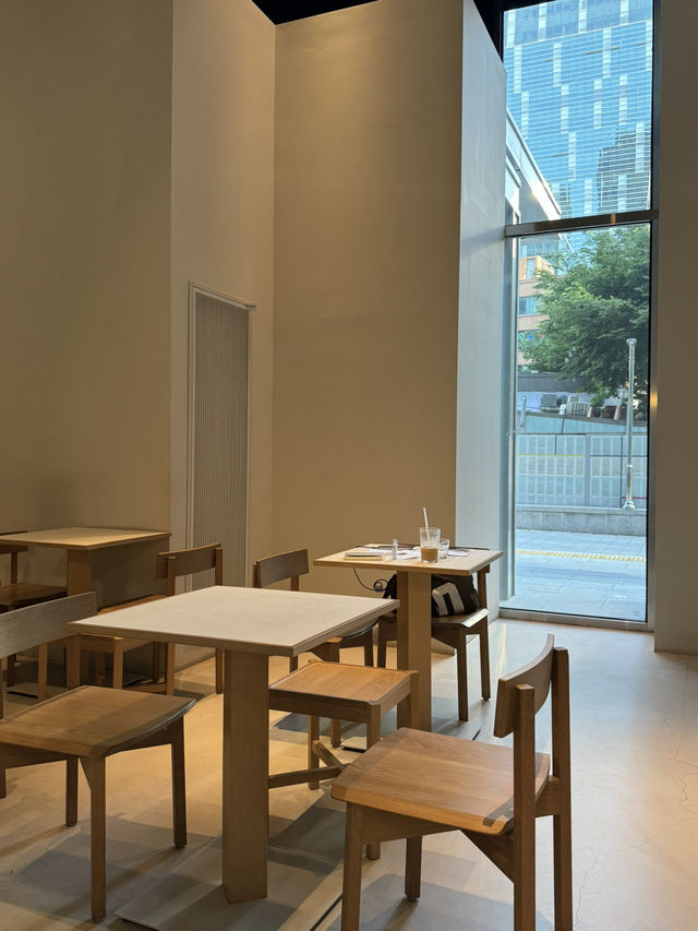 韓国/ソウル【光化門】コーヒーが有名なカフェ