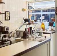 McLean-GOOD OL'PARLOR Cafe