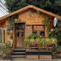 Thara Cafe • Napa, Chonburi  🛖🌿🌷🐈🫧 