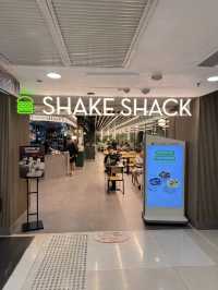 【香港】 夜空下的寂靜甜品之夜！Shake Shack創新黑朱古力雪糕！