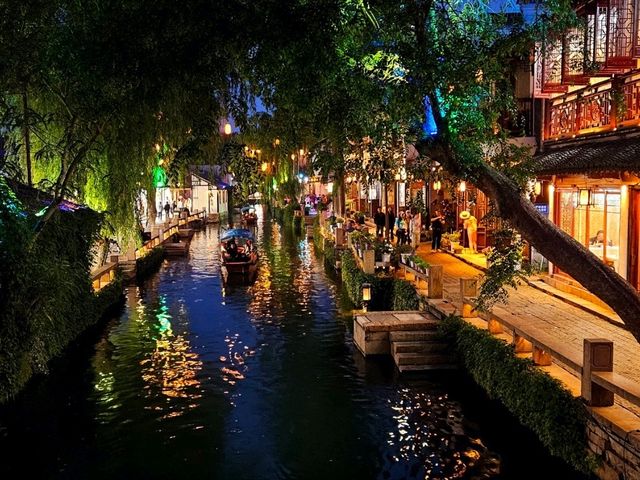 Zhouzhuang is so beautiful at night as well!!!