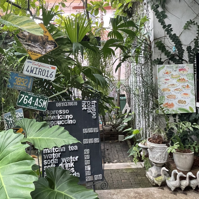 คาเฟ่ในสวน Tree House Cafe ณ หัวหิน