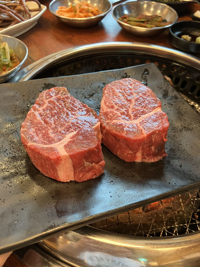 지금까지 이런 고기는 없었다! 한우 맛집, 파주 홍부 생고기!