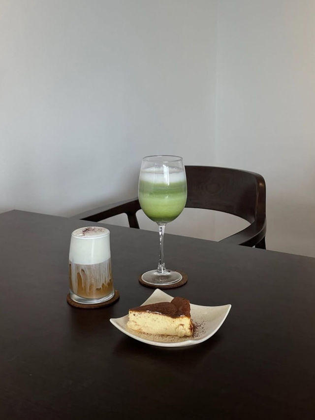 Abstrct Lounge