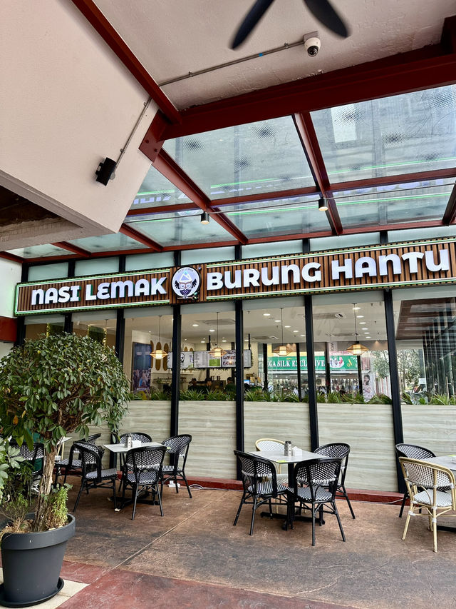 Heritage Meets Cool: A Stylish Pause at Semua House