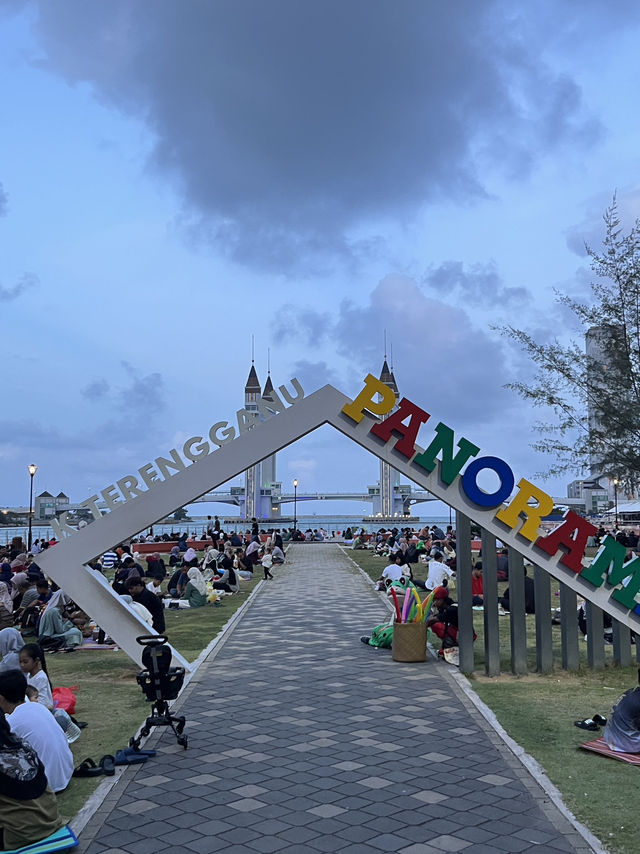 🏛️ Terengganu’s Royal Walk: Palaces, Bridges & Temples by the Sea 🕌🌉🏮