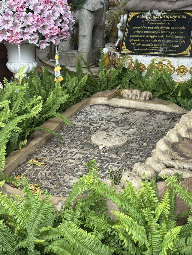 ขอพรที่วัดอุปคุต 