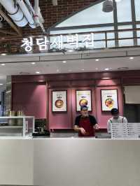 롯데 몰 푸드코트,취향대로 먹어요