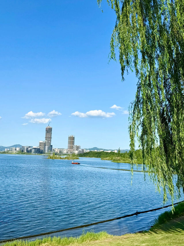 Xinglong Lake