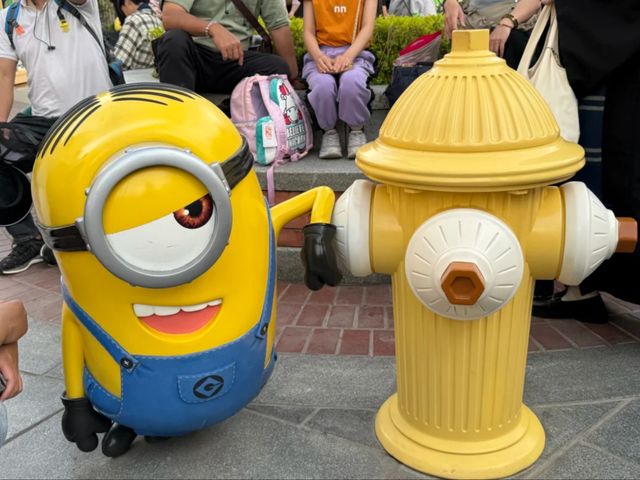 Silly Smiles & Spinning Rides: Minion Land Through Little Eyes